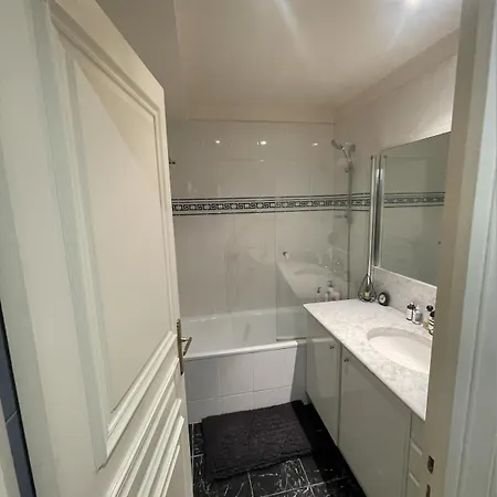 Duplex Tour Eiffel باريس