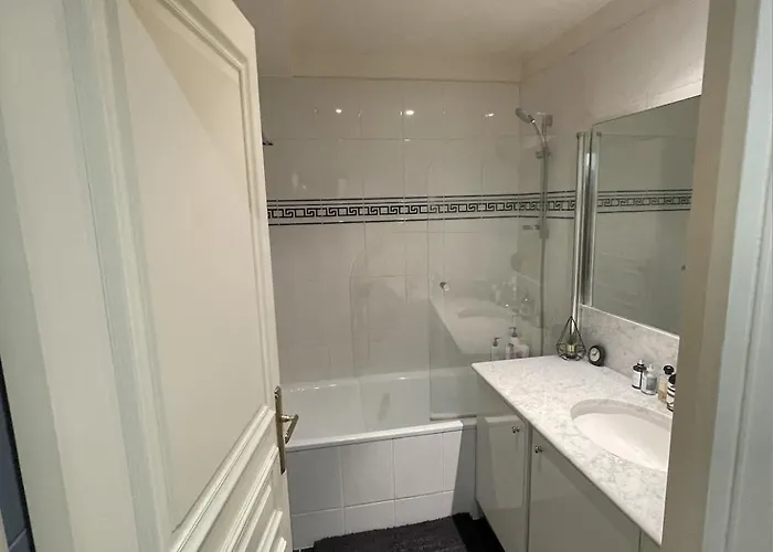 Duplex Tour Eiffel Париж